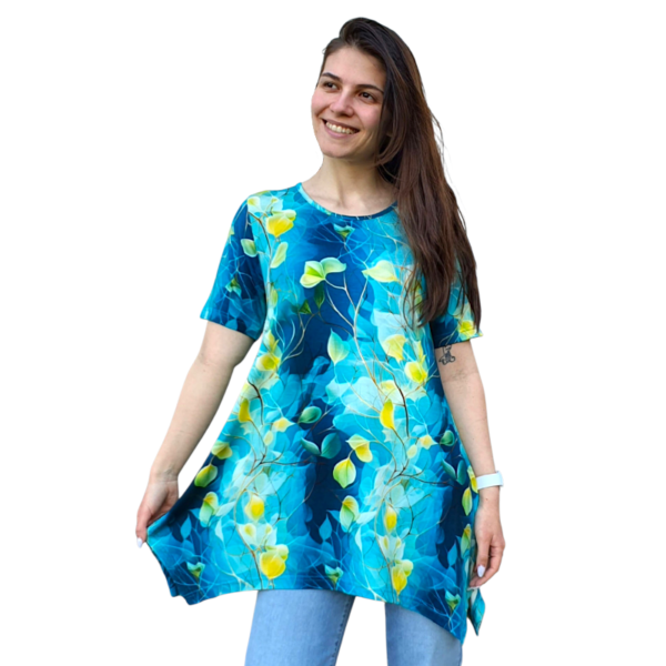 Асиметрична туника модел МИЛЕНА с къс ръкав, десен 